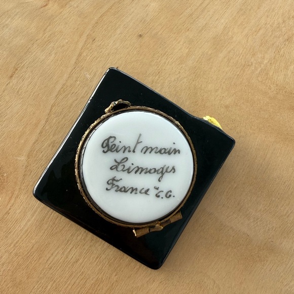 Limoges Graduation Cap Box - Picture 3 of 4